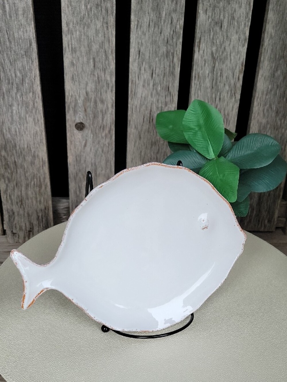 Vietri Pesce Bianco White Ceramic 9" Plate- Made In Italy Discontinued - Picture 1 of 6